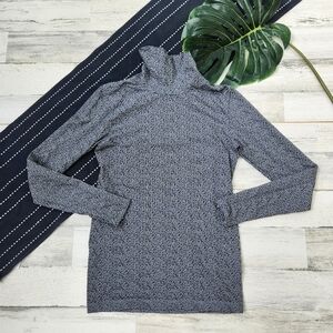 Athleta Flurry Peak Long Sleeve Turtleneck Top Size Medium